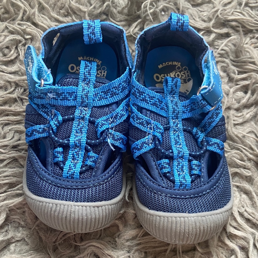 OshKosh B'gosh Kids Navy and Light Blue Water Shoes